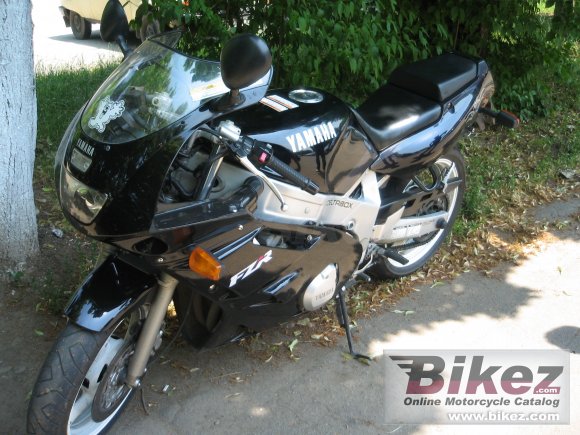 1991 Yamaha FZR 600 photo